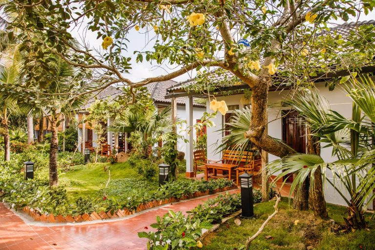 3 Kiểu Nhà Vườn Cây Cảnh Miền Tây Phổ Biến Và Giá Tham Khảo 5 Nhà trệt hiện đại kết hợp cây cảnh miền Tây