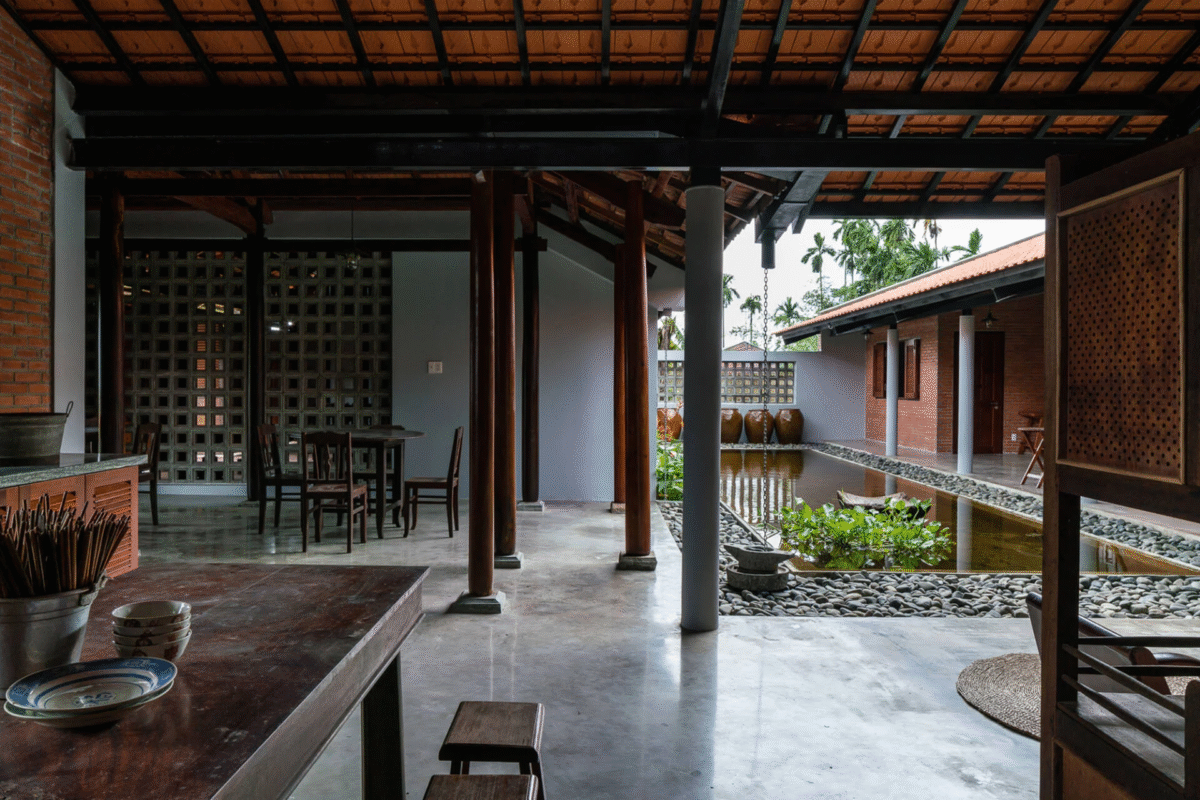 Nhà Quê Miền Tây: Tận Dụng Vật Liệu Bản Địa – Gỗ, Tre, Nứa